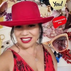 Meet your Posher, Letitia